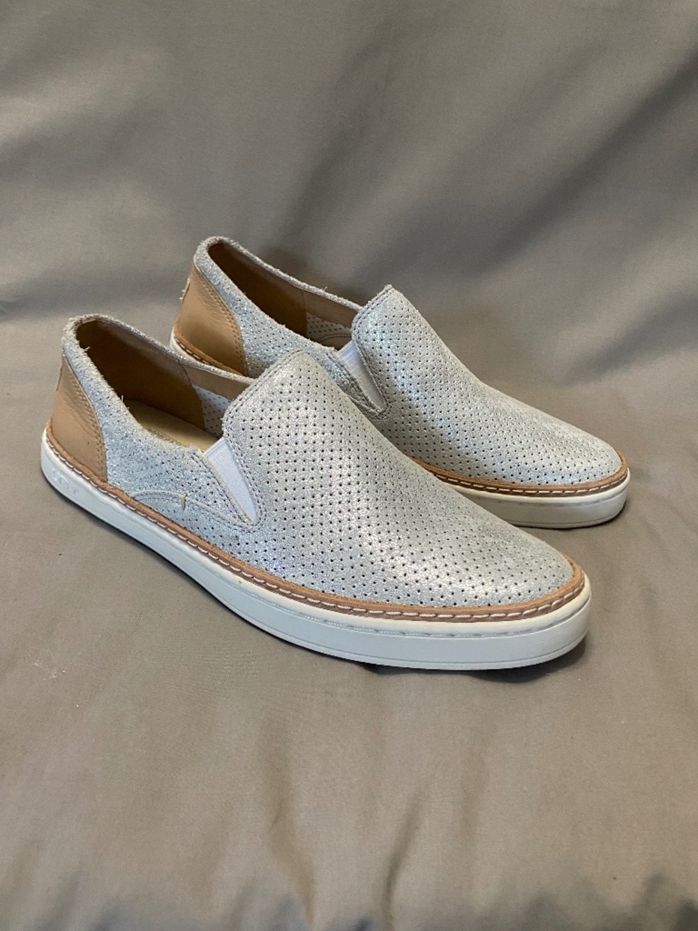 UGG Adley Perf Stardust Leather Flat Slip-on Sneakers Silver Size 6 (NWT)